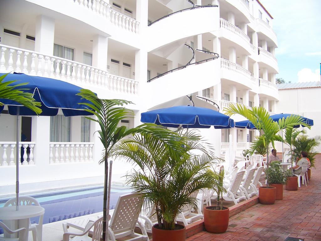 Hotel Zamba จีราร์ดอท ภายนอก รูปภาพ